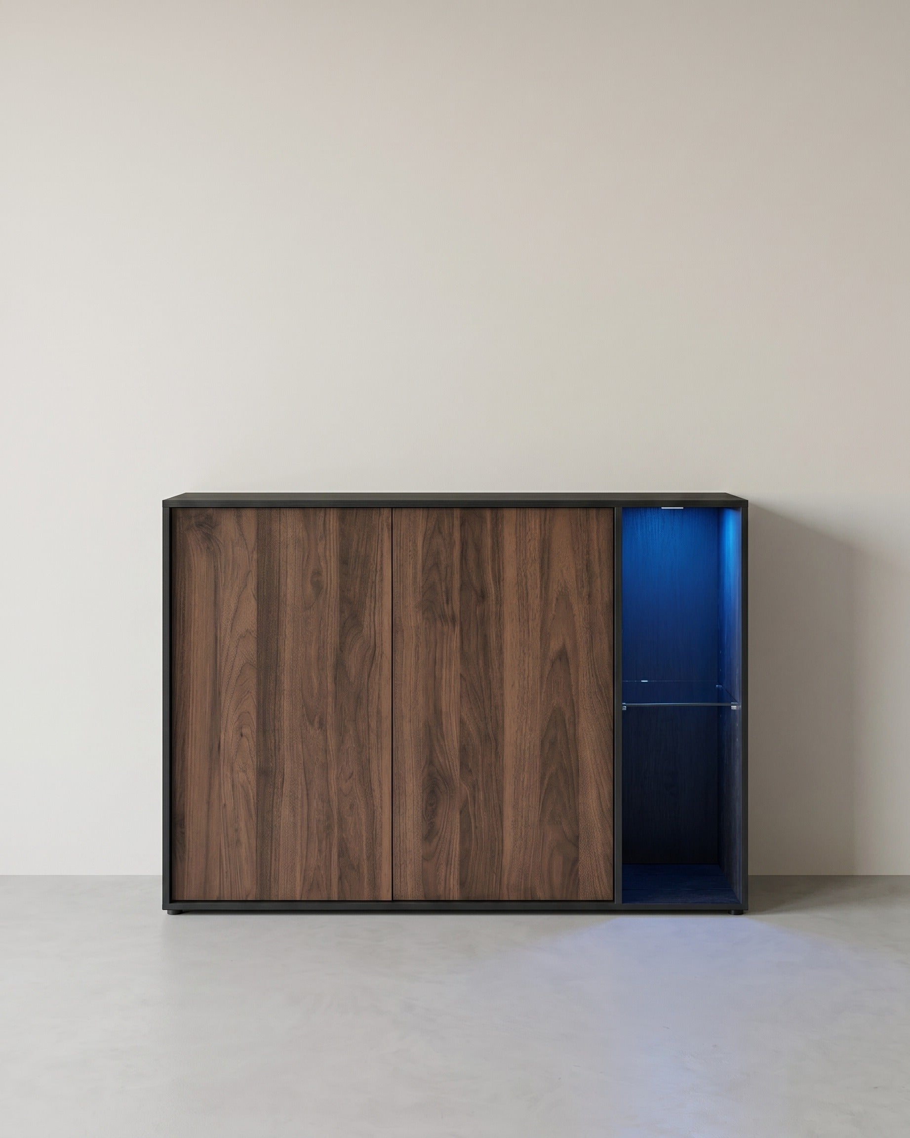 Opbergkast met LED - verlichting - Dressoir met Open & Gesloten Vakken - De Vries Meubels