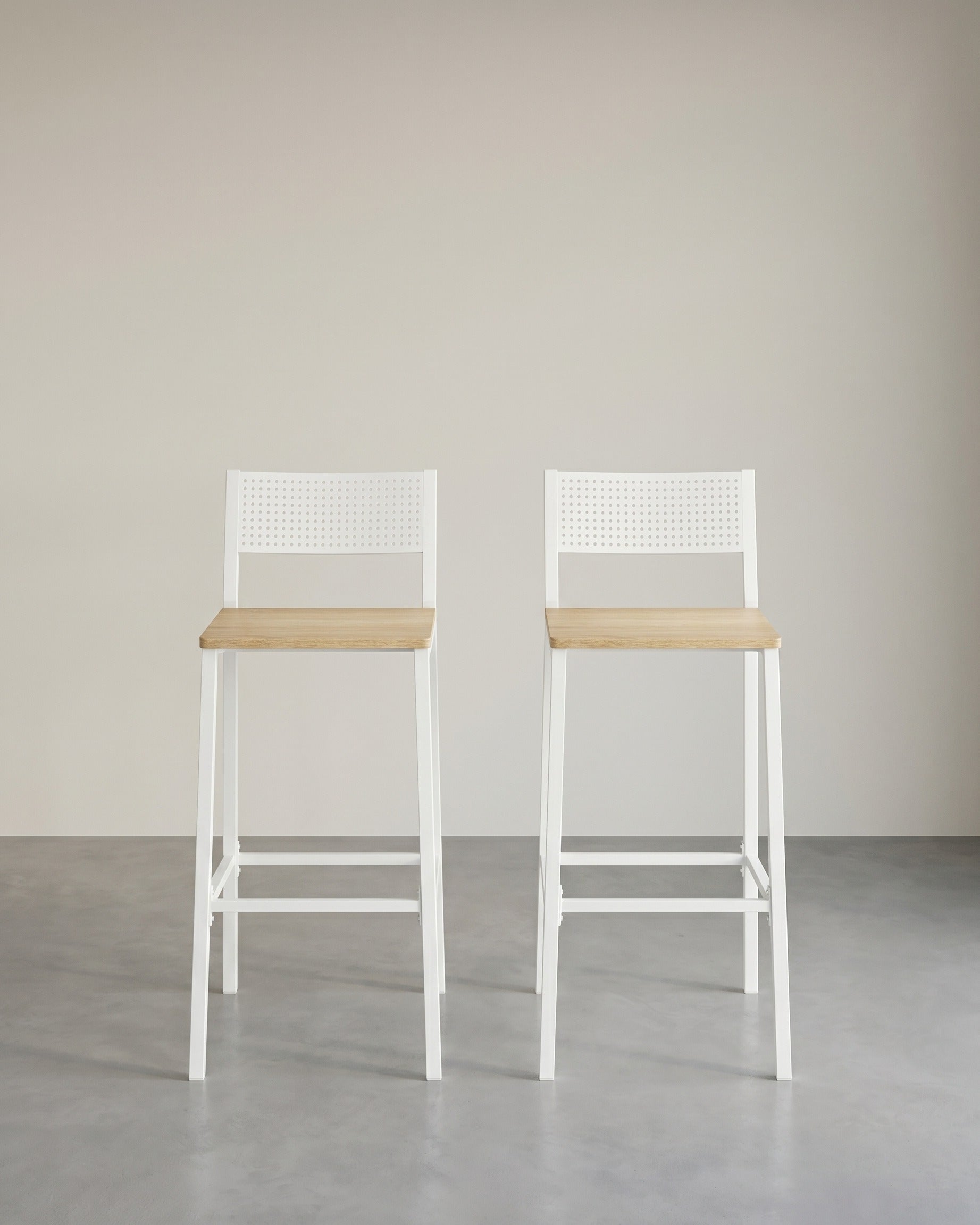 Industriële Barstoelen Set van 2 - Vintage Houtlook - Met Rugleuning