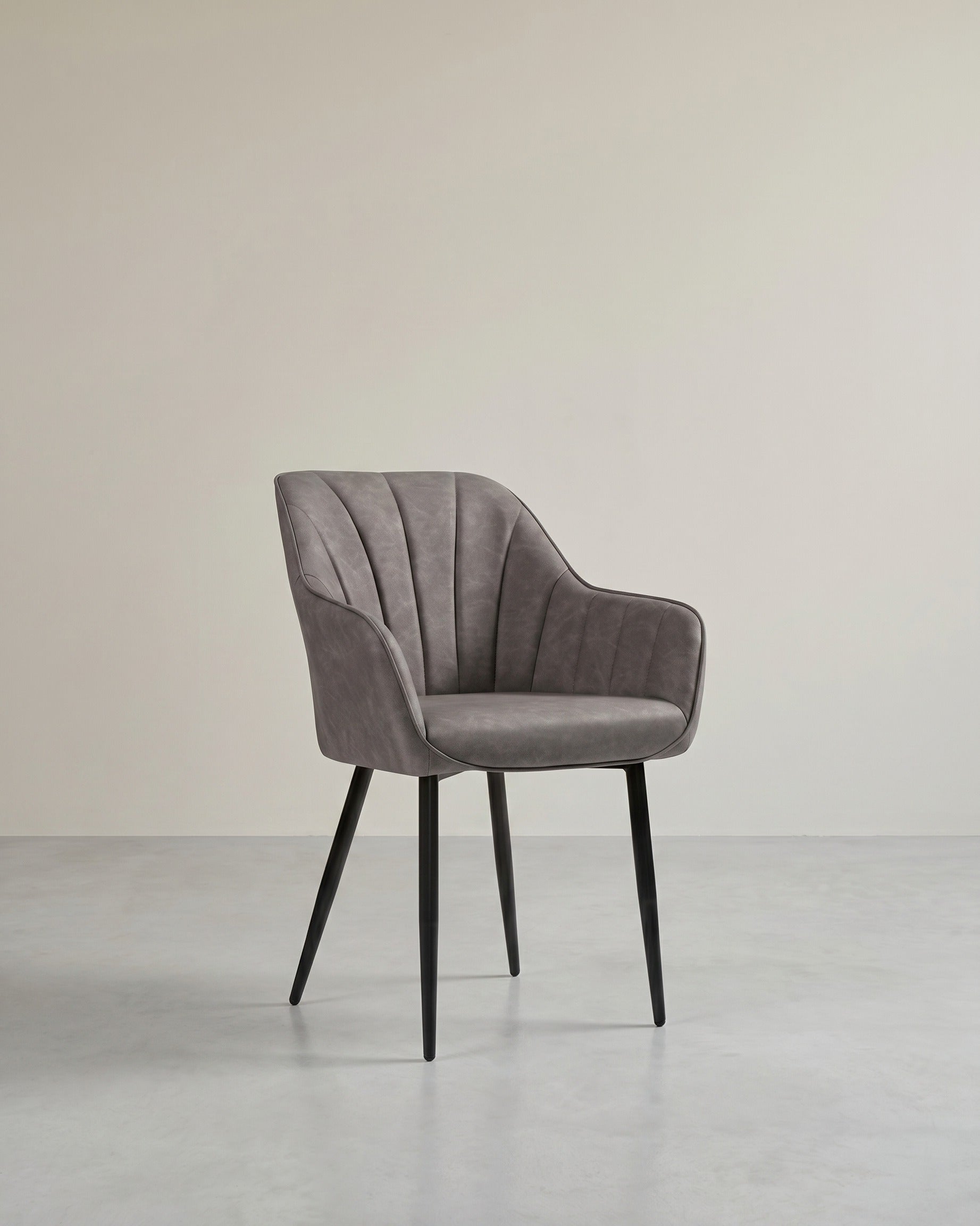 Comfortabele eetkamerstoel met armleuning - Modern design - De Vries Meubels