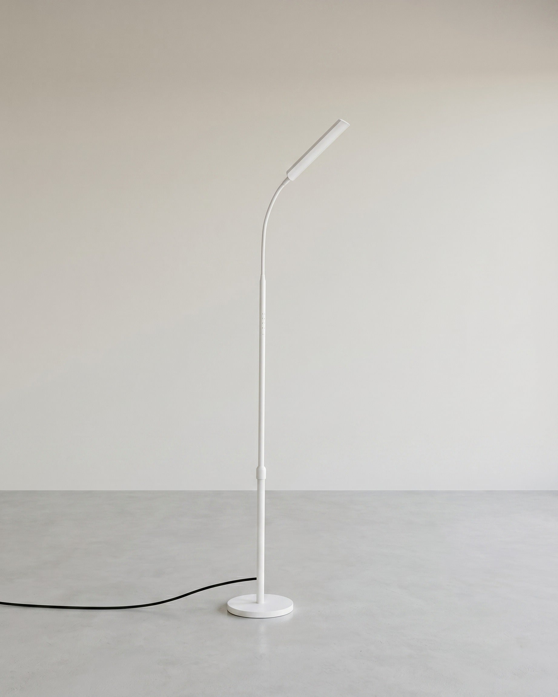 Vloerlamp Met Leeslamp - In Hoogte Verstelbaar Met Zwanenhals - Met Afstandsbediening
