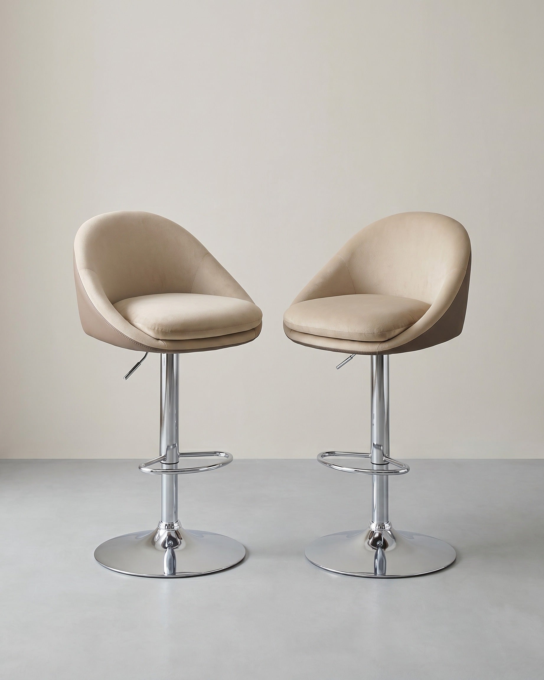 Set van 2 Luxe Barstoelen - Bouclé - Fluweel - Verstelbaar