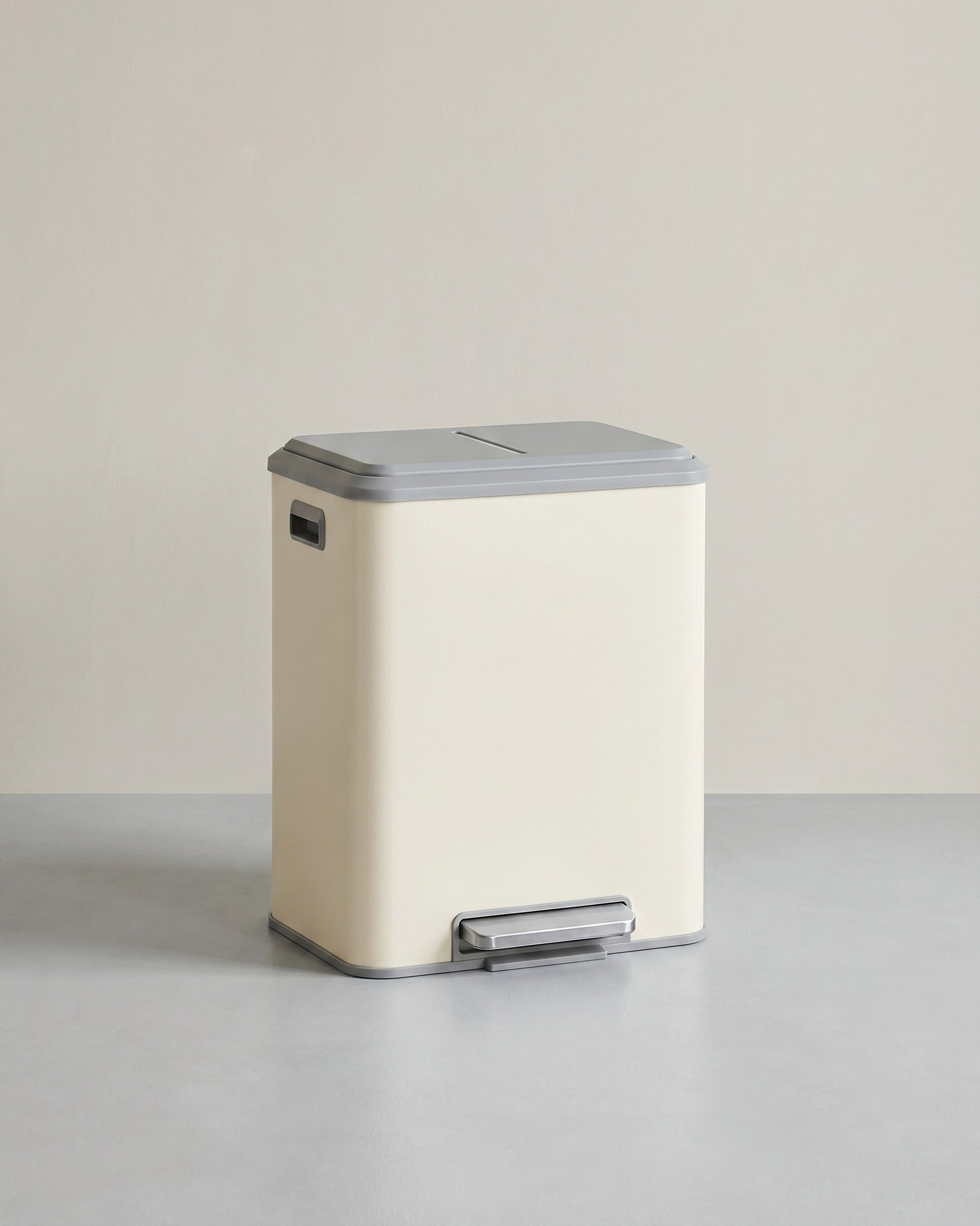 Prullenbak met 2 Compartimenten – 2 x 15L – Pedaalbediening – Soft Close – Kunststof Binnenemmers