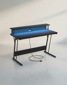 Gamebureau met LED - Gaming Tafel met Stopcontact en USB - aansluiting - De Vries Meubels